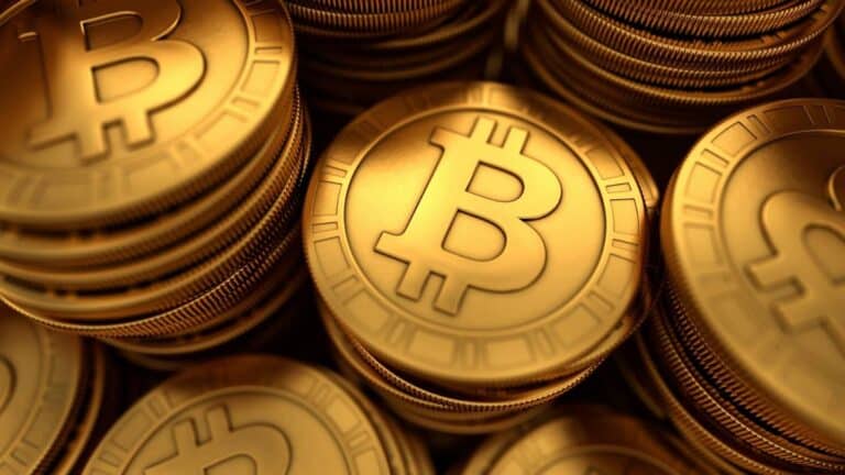 1,100 Dormant Bitcoin (BTC) Moved After 8 Years